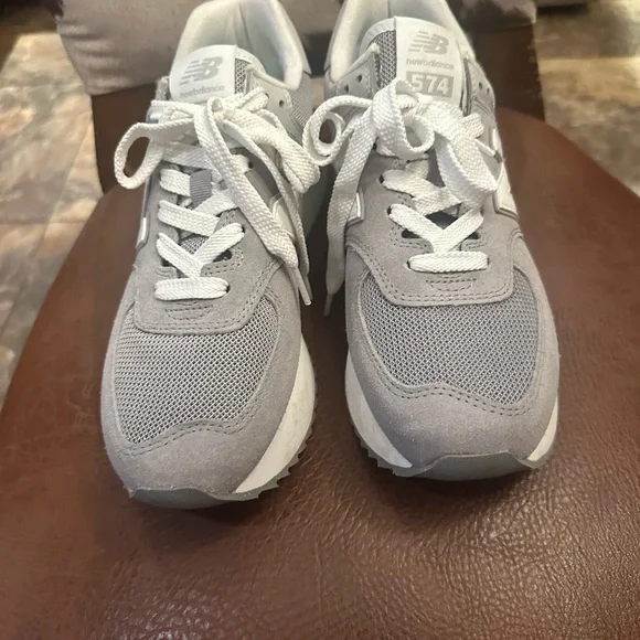 New Balance Women's Sneakers in Gray and White - Picture 2 of 4